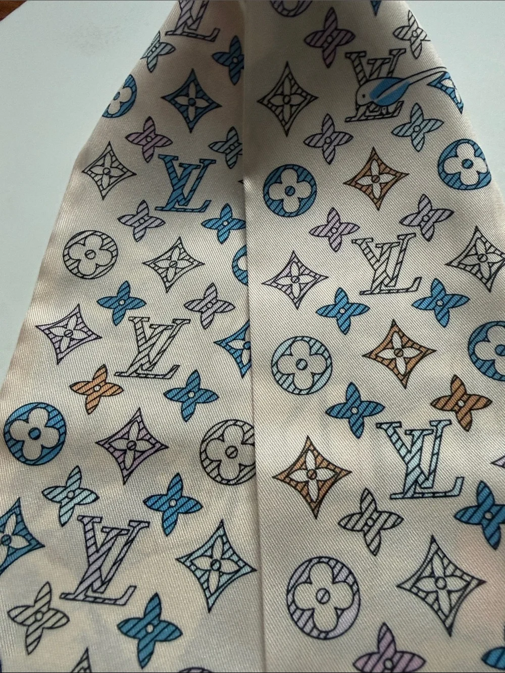 unbranded silk accessory